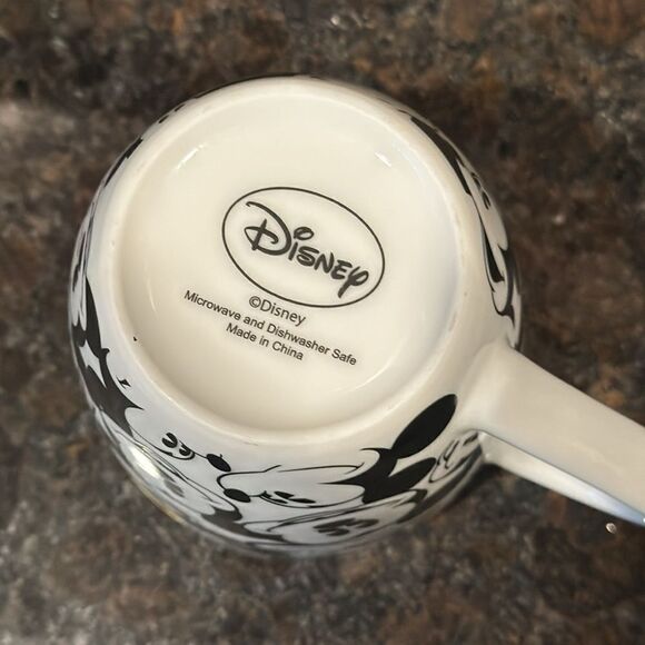 Disney all over mickey mugs - Picture 3 of 4